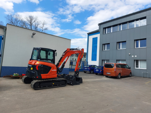 Rozšířili jsme naší flotilu stavební techniky.