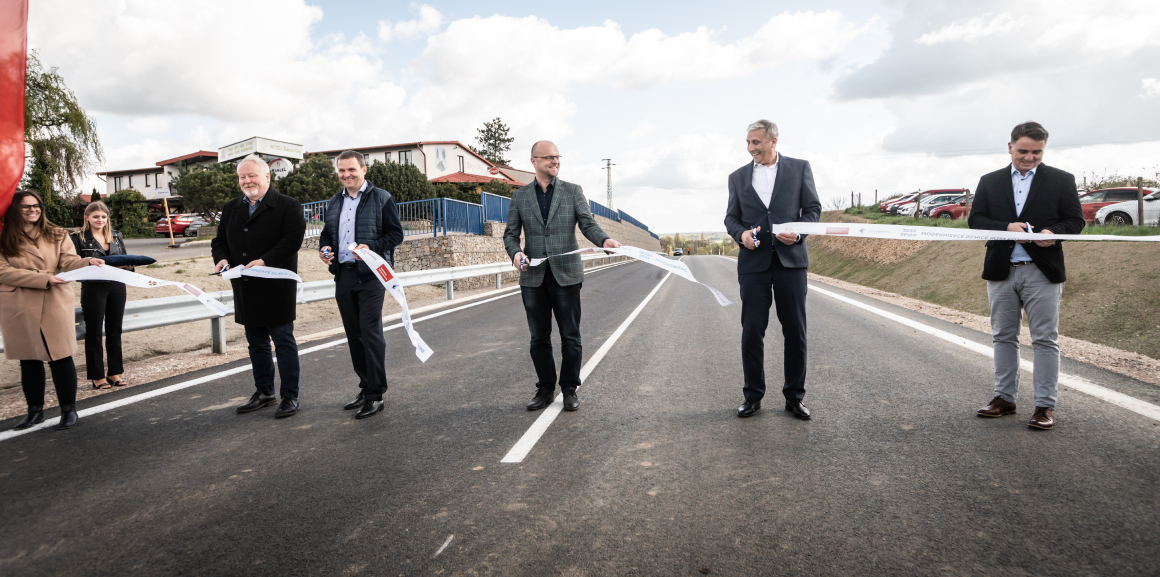 Obchvat obce Kojice zajistí bezpečnou jízdu a uleví obyvatelům obce.