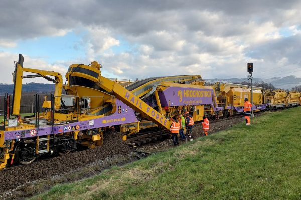 Naše nová čistička štěrkového lože od společnosti Matisa poprvé v akci!